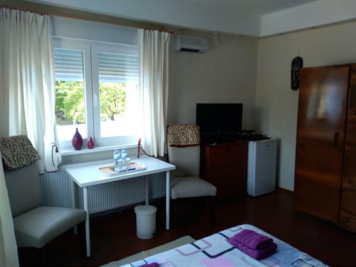 Рогозен B&B Екстериор снимка